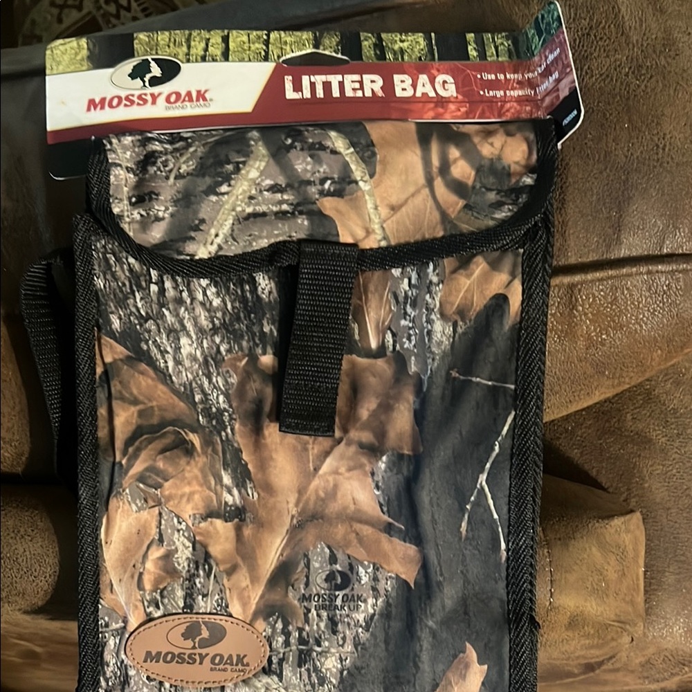 NWT Mossy Oak Brown and Black Camouflage Outdoor Bag